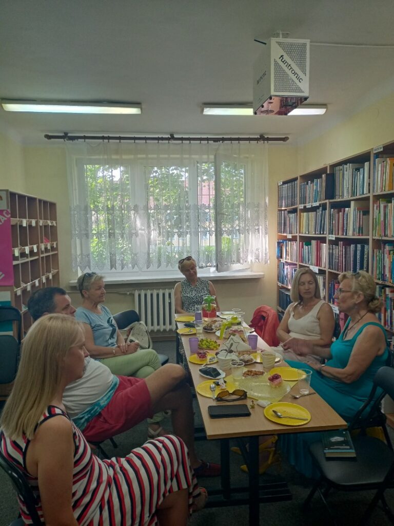 Wakacyjne spotkanie Dyskusyjnego Klubu Książki- 01. 07. 2022 r.